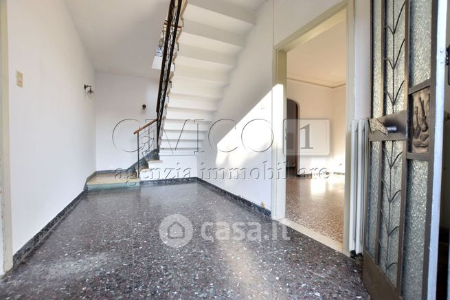 Villa in residenziale in 