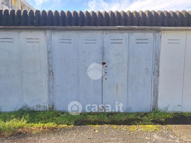 Garage/posto auto in residenziale in Via Generale Giuseppe Perotti 12