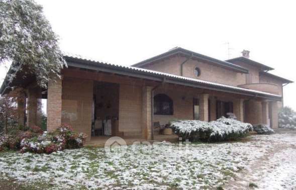 Villa in residenziale in Via Pablo Neruda 16