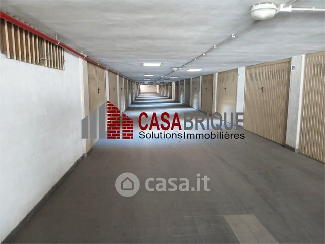Box/posto auto in residenziale in Viale della LibertÃ 