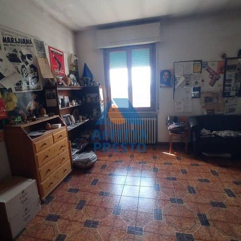 Casa bi/trifamiliare in residenziale in