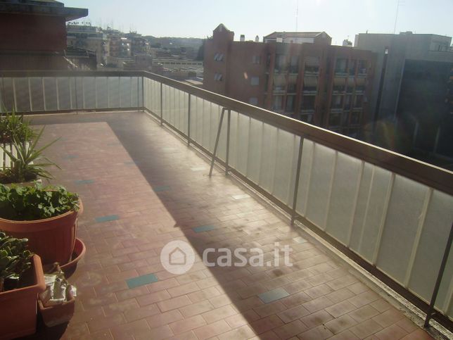 Attico/mansarda in residenziale in Via Domenico de Dominicis 35