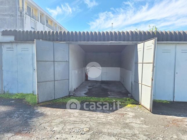 Garage/posto auto in residenziale in Via Generale Giuseppe Perotti 12