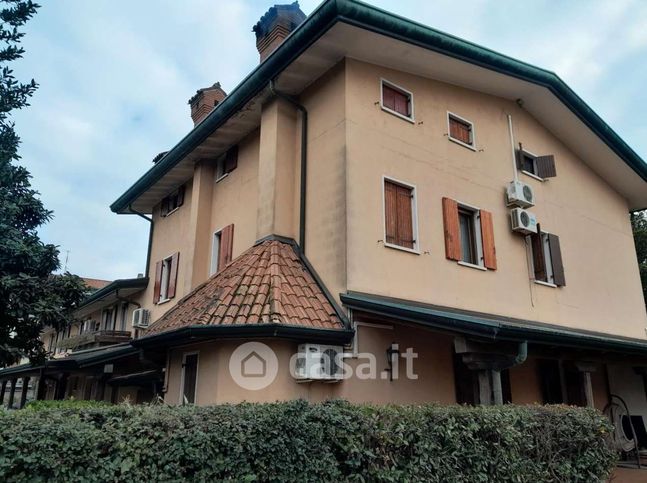 Villetta a schiera in residenziale in Via Triestina