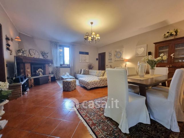 Casa indipendente in residenziale in Via Goffredo Mameli 7