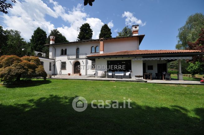 Villa in residenziale in Via A. Oldrini 15