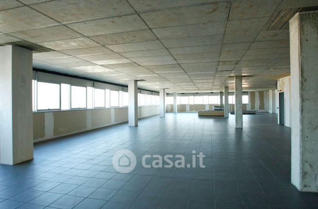 Ufficio in commerciale in Via Oriana Fallaci 28
