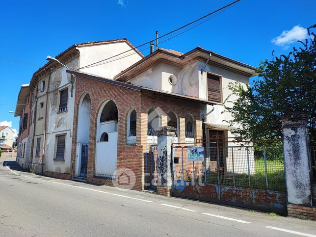 Casa bi/trifamiliare in residenziale in Via Guglielmo Marconi 38