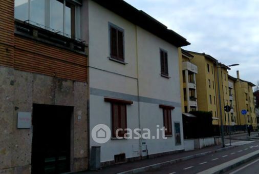 Villetta a schiera in residenziale in Viale Vittoria 21