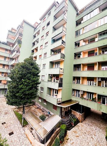 Appartamento in residenziale in Via Monte Generoso 53