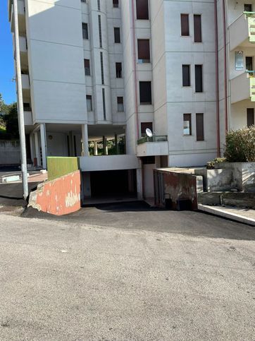 Garage/posto auto in residenziale in Via Giappone 6