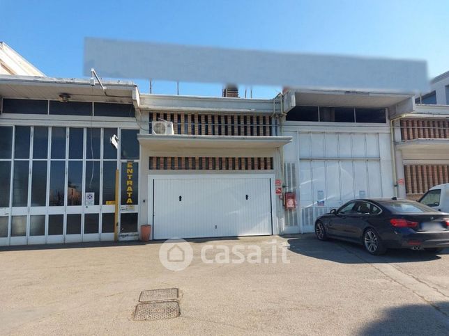 Capannone in commerciale in Via della Boaria 48