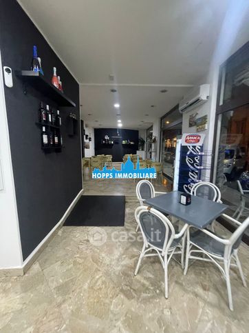 Negozio/locale commerciale in commerciale in Via Florestano Pepe