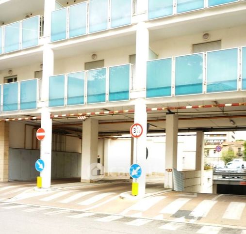 Box/posto auto in residenziale in Via Mentana