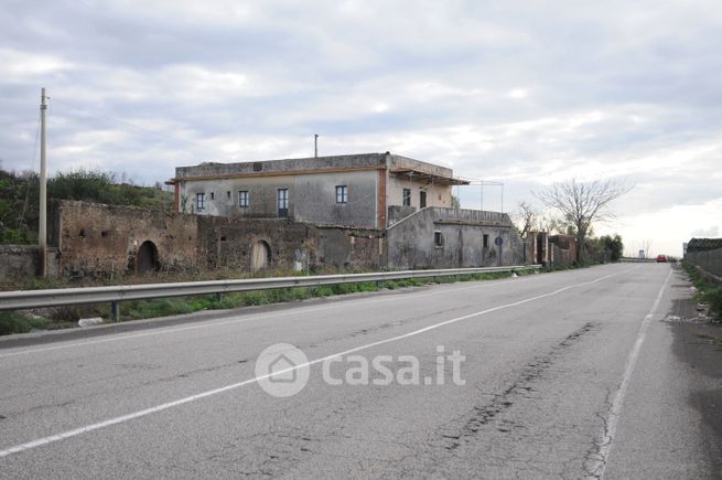 Appartamento in residenziale in Via San Basilio 35