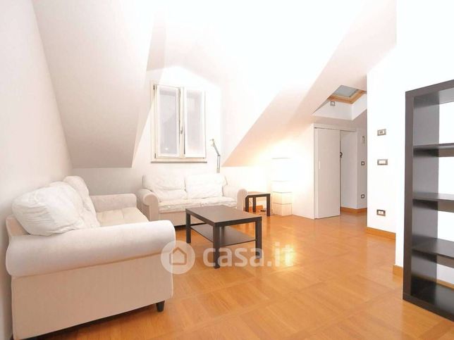 Attico/mansarda in residenziale in Via Elia Lombardini 10