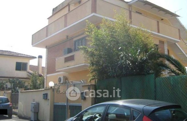 Appartamento in residenziale in Via del Fosso 14