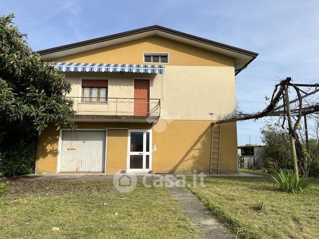Casa indipendente in residenziale in Via Giosuè Carducci