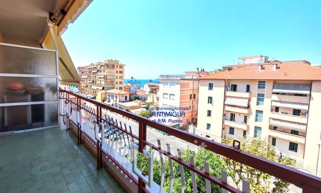 Appartamento in residenziale in Via Dante Alighieri