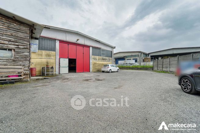 Capannone in commerciale in Viale Europa 8