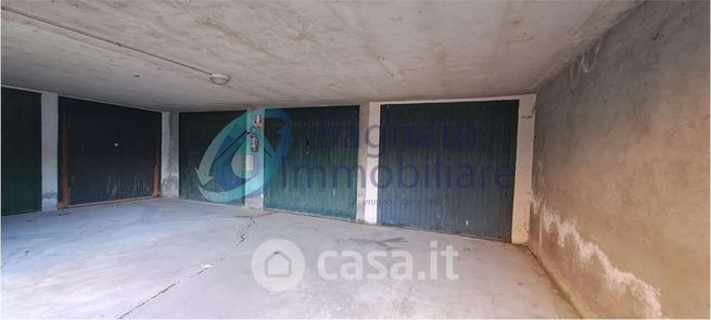 Garage/posto auto in residenziale in Via Sforzesca