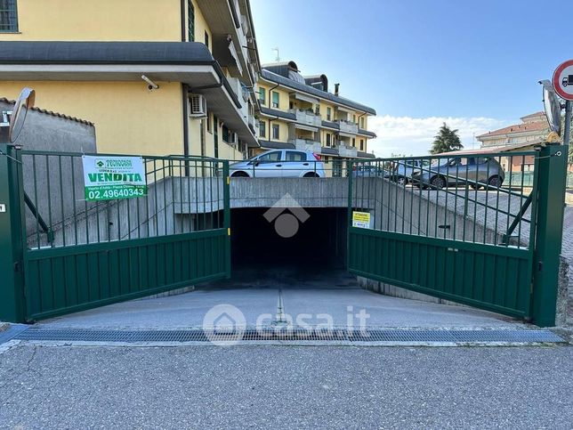 Garage/posto auto in residenziale in Via G. Verdi 10