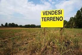 Terreno agricolo in commerciale in 