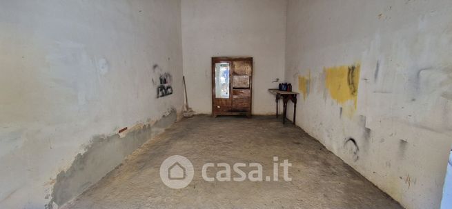 Box/posto auto in residenziale in Via Joan Palomba 23
