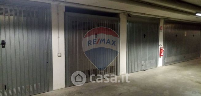 Garage/posto auto in residenziale in Via Pompeo Mariani 4