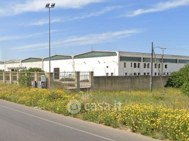 Capannone in commerciale in Strada Provinciale 231 231