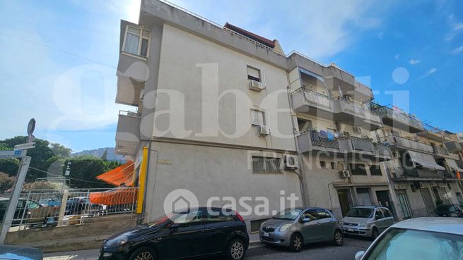 Appartamento in residenziale in Via F. B. Mazzarella 1 A