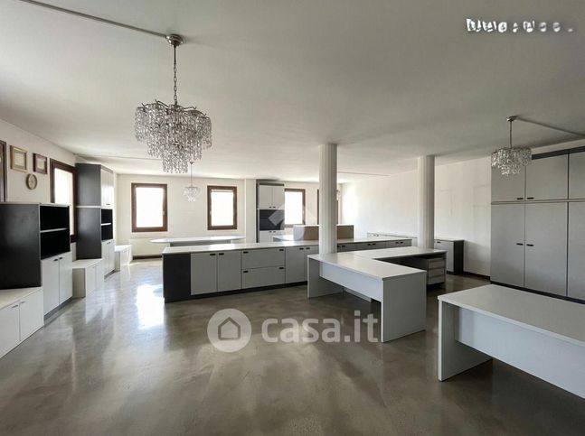 Ufficio in commerciale in Piazzetta Alcide De Gasperi