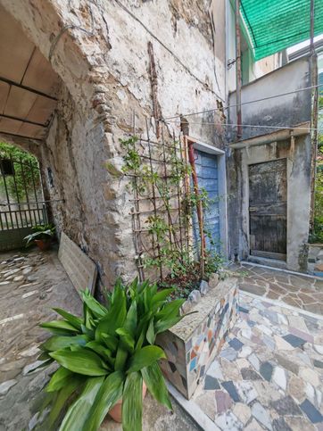 Casa bi/trifamiliare in residenziale in Via Giuseppe Silicani
