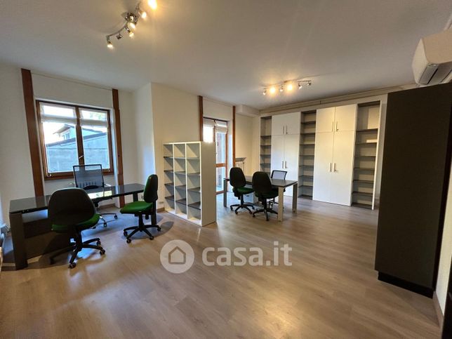 Ufficio in commerciale in Via Desiderio da Settignano 26