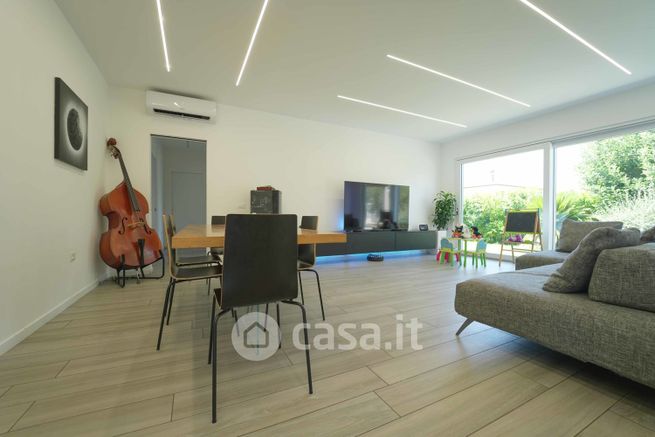 Villa in residenziale in Via Primo Targhini 4101
