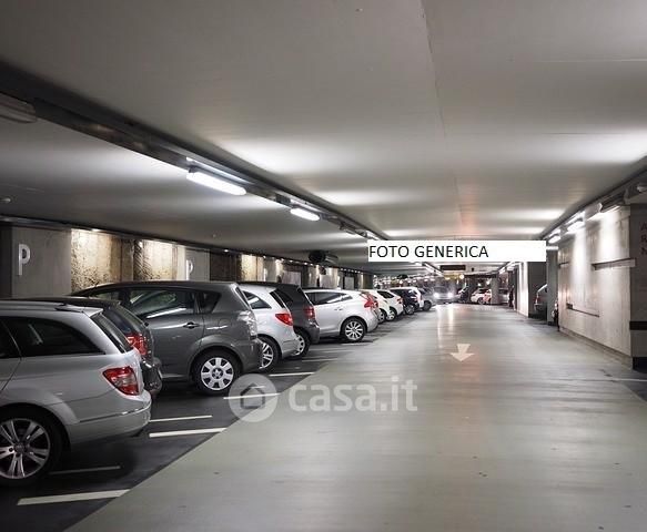 Garage/posto auto in residenziale in Via Giovanni Pascoli