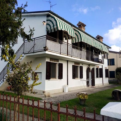 Appartamento in residenziale in Via della Forna 33
