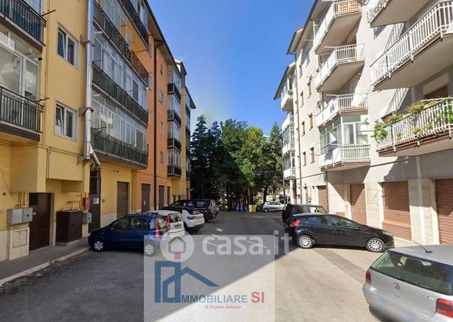 Box/posto auto in residenziale in Via Sabbioneta