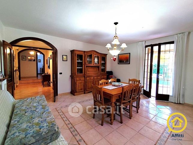 Casa bi/trifamiliare in residenziale in Via Nazionale 162