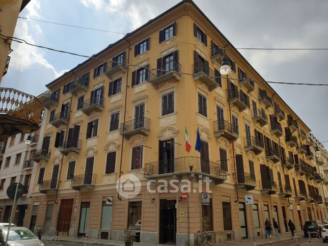 Garage/posto auto in residenziale in Via Rodolfo Montevecchio 13