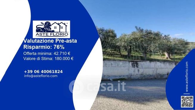 Terreno agricolo in commerciale in Via Montevecchio
