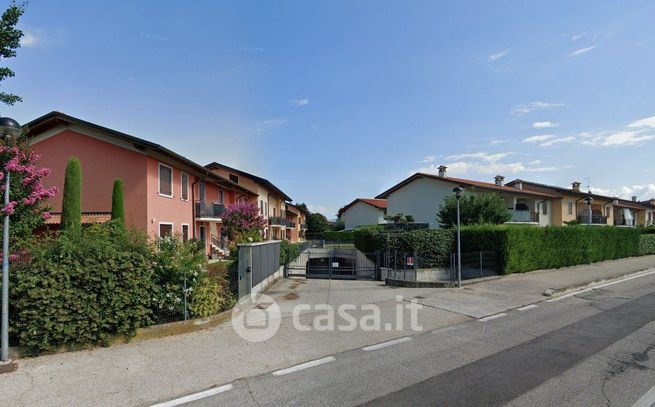 Box/posto auto in residenziale in Via Mameli