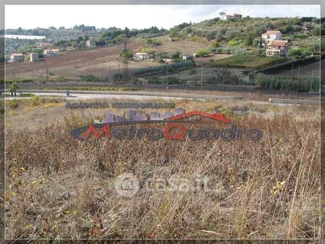 Terreno agricolo in commerciale in 