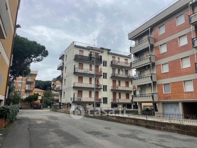 Appartamento in residenziale in Via Lago Trasimeno 33