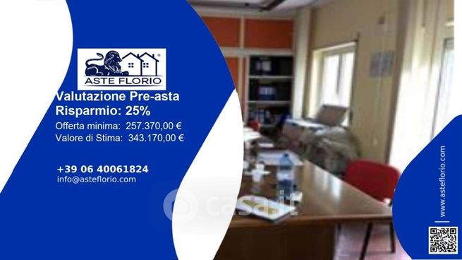 Ufficio in commerciale in Via E. Cosenz 110