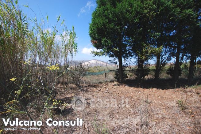 Terreno agricolo in commerciale in Via Reale