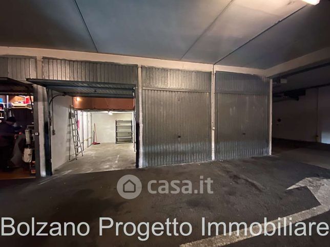 Garage/posto auto in residenziale in Via Resia