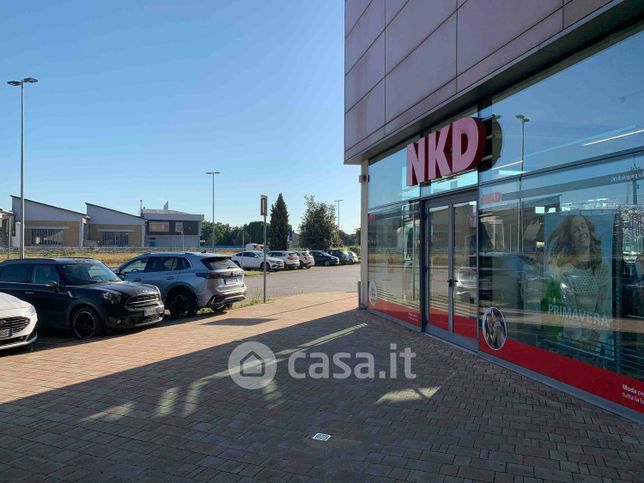 Ufficio in commerciale in Via San Bernardino Da Siena 31