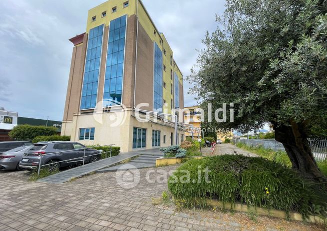 Ufficio in commerciale in Via Carmine Turco 4