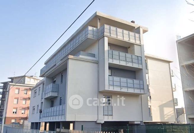 Appartamento in residenziale in Via San Dionigi 5